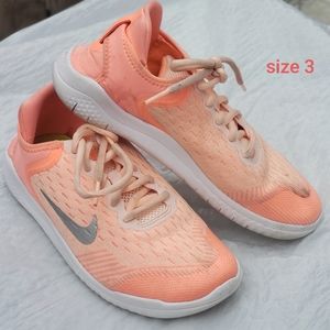 Nike girls tennis shoes